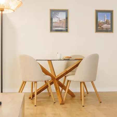 Bravissimo Galligants, Monthly With Parking Apartment *