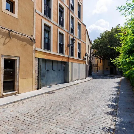 Bravissimo Galligants, Monthly With Parking Apartment Girona