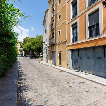 Bravissimo Galligants, Monthly With Parking Apartment *