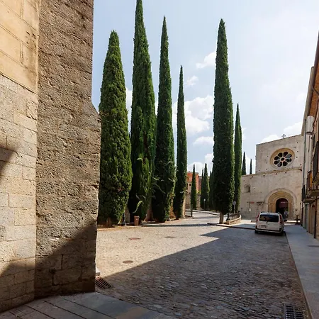 Bravissimo Galligants, Monthly With Parking * Girona