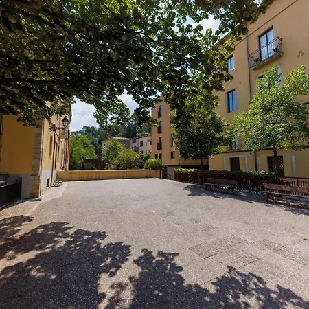 Bravissimo Galligants, Monthly With Parking
